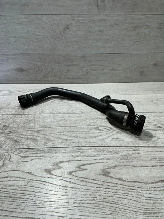 Mootori jahutusvedeliku toru / voolik – BMW 1-seeria E81 E87 (2004-2011)