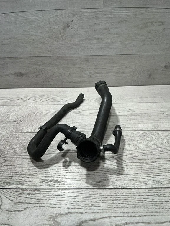Mootori jahutusvedeliku toru / voolik – BMW 1-seeria E81 E87 (2004-2011)
