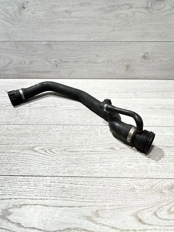 Mootori jahutusvedeliku toru / voolik – BMW 1-seeria E81 E87 (2004-2011)
