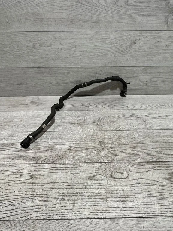 Mootori jahutusvedeliku toru / voolik 857323408
