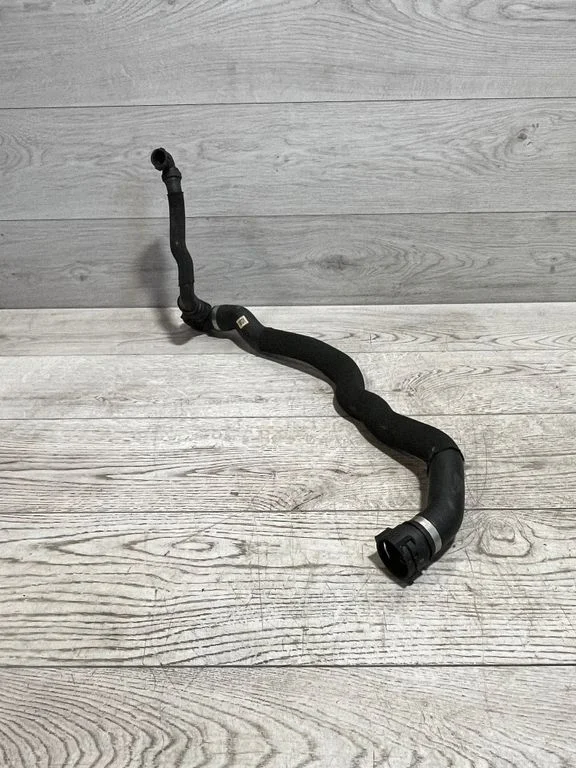 Engine coolant pipe/hose – BMW 5 Series G30 G31 G38 (2016-)