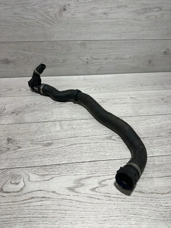 Mootori jahutusvedeliku toru / voolik – BMW 3-seeria F30 F35 F31 (2012-2018)