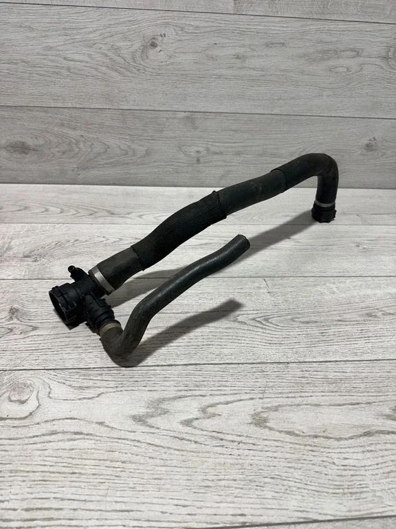 Mootori jahutusvedeliku toru / voolik – BMW 3-seeria F30 F35 F31 (2012-2018)