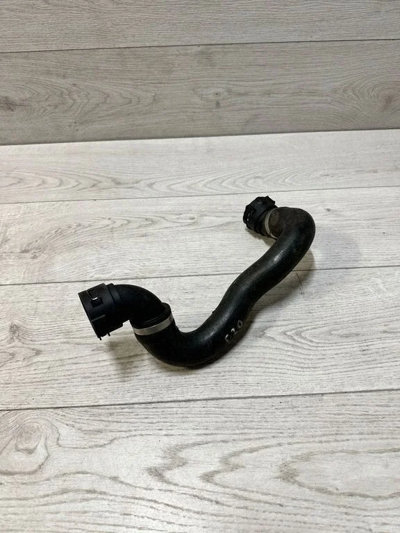 Mootori jahutusvedeliku toru / voolik – BMW 1-seeria F20 F21 (2011-2019)