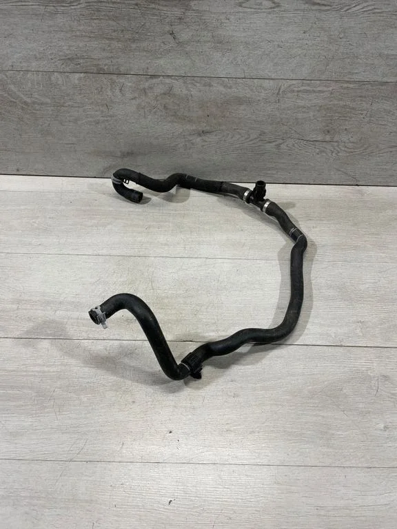 Motora dzesēšanas caurule (-es)/šļūtene (-es) 9299630