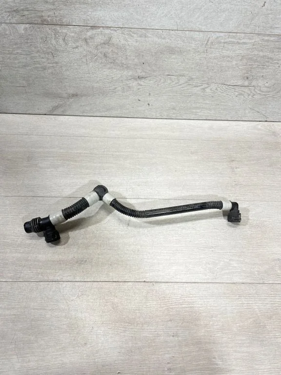 Engine coolant pipe/hose 107757700F – Tesla Model 3 (2017-)