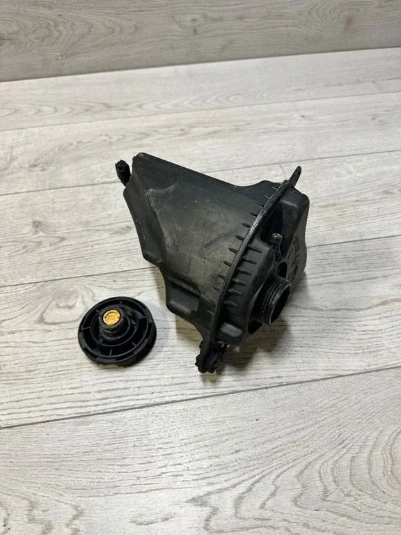 Coolant expansion tank/reservoir – BMW 5 Series GT F07 (2010-2017)