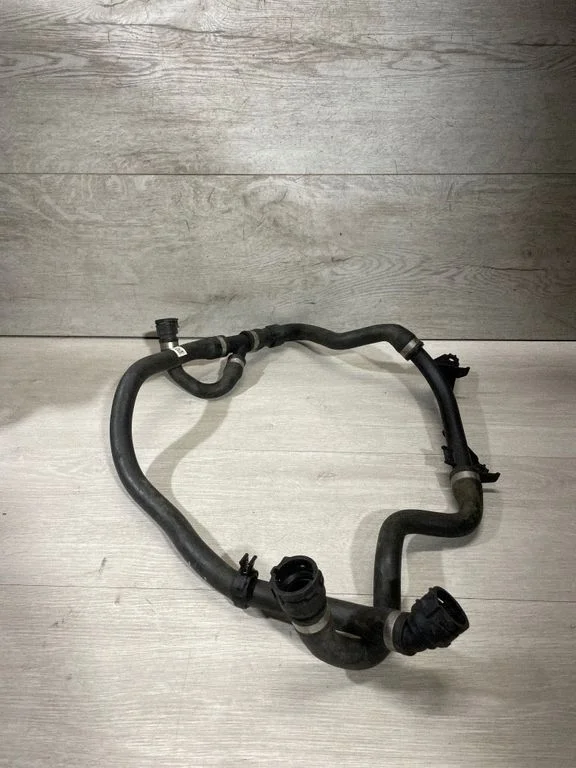 Motora dzesēšanas caurule (-es)/šļūtene (-es) 8677245