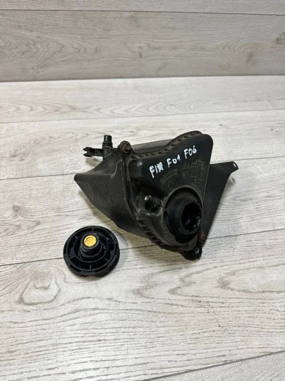 Coolant expansion tank/reservoir – BMW 7 Series F01 F02 F03 F04 (2008-2016)