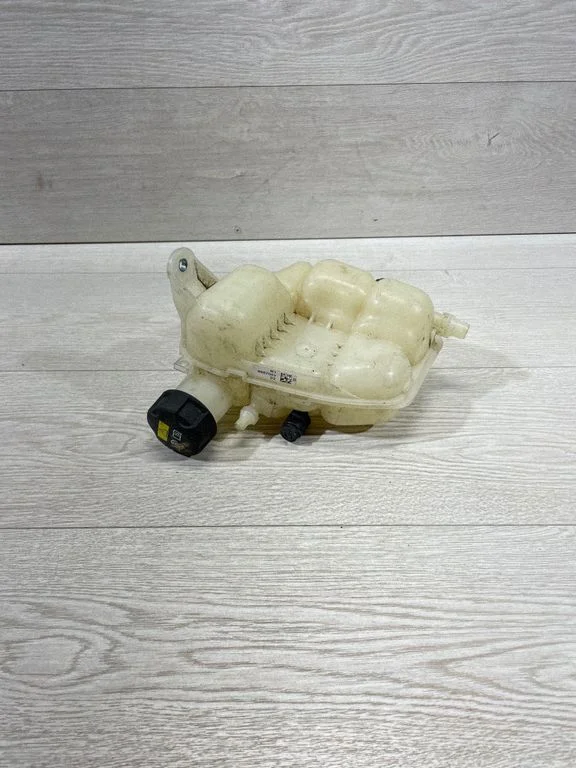Dzesēšanas šķidruma izplešanās tvertne – BMW 2. sērija F46 (2015-)