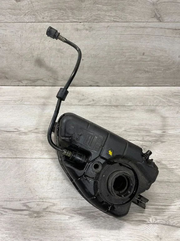 Coolant expansion tank/reservoir – BMW 5 Series G30 G31 G38 (2016-)