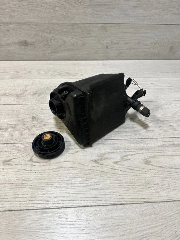 Coolant expansion tank/reservoir – BMW 5 Series F10 F11 (2009-2016)