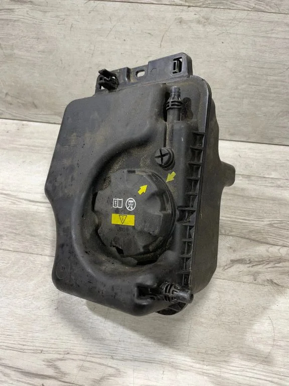 Coolant expansion tank/reservoir – BMW 3 Series F30 F35 F31 (2012-2018)