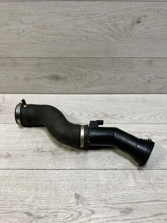 Starpdzesētāja šļūtene (-es)/ caurule (-es) – BMW 1. sērija F20 F21 (2011-2019)