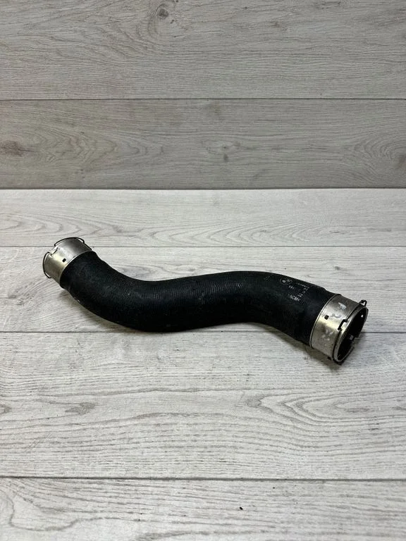 Starpdzesētāja šļūtene (-es)/ caurule (-es) – BMW 3. sērija F30 F35 F31 (2012-2018)