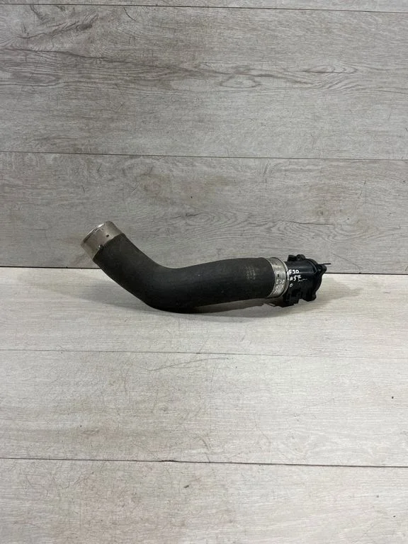 Vahejahuti voolik (-ud)/ toru (-d) – BMW 3-seeria F30 F35 F31 (2012-2018)
