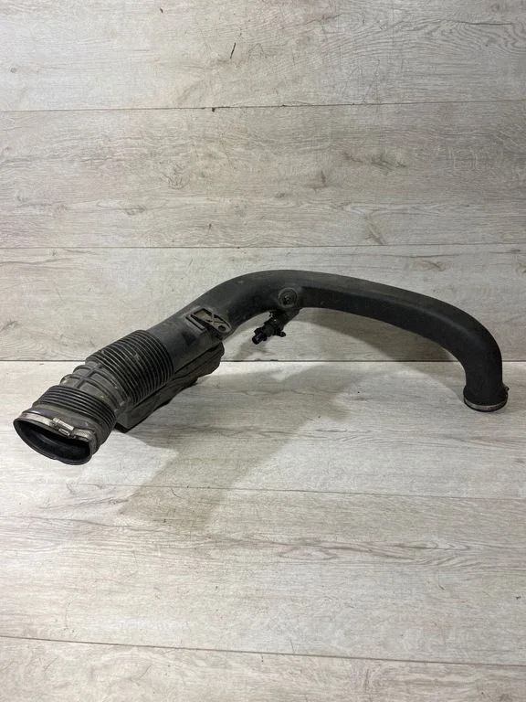 Wąż / rura intercoolera 70602980 – Volvo V60 (2013-2018)