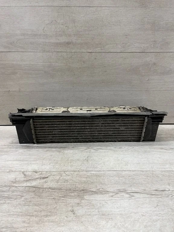 Vahejahuti radiaator – BMW 3-seeria F30 F35 F31 (2012-2018)