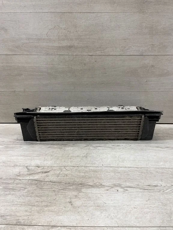 Vahejahuti radiaator – BMW 3-seeria F30 F35 F31 (2012-2018)