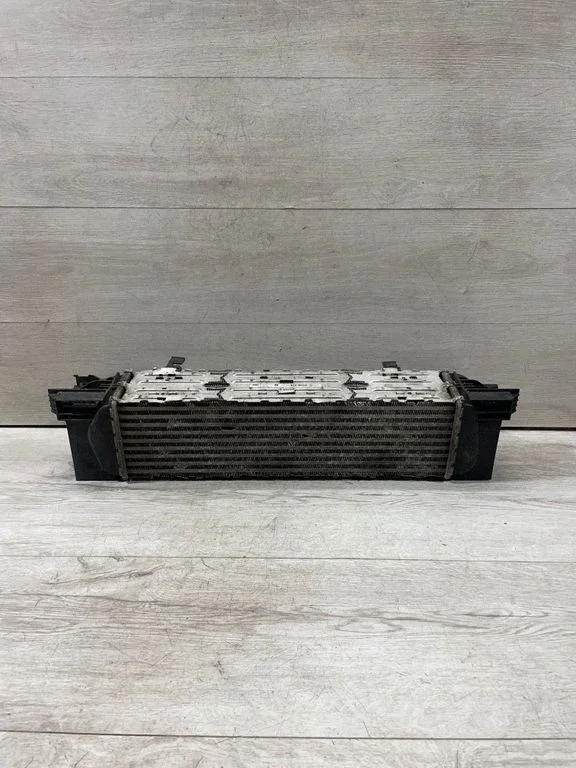 Vahejahuti radiaator – BMW 3-seeria F30 F35 F31 (2012-2018)