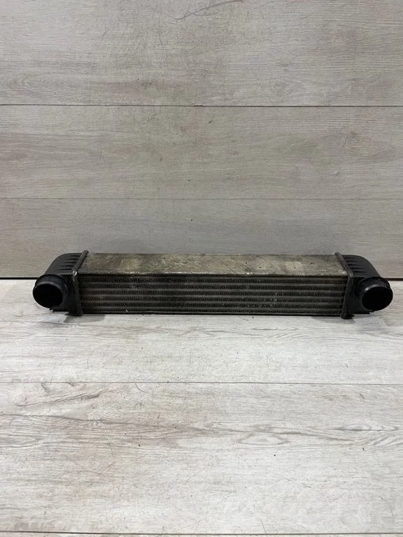 Starpdzesētāja (interkūlera) radiators – BMW 5. sērija E39 (1996-2003)