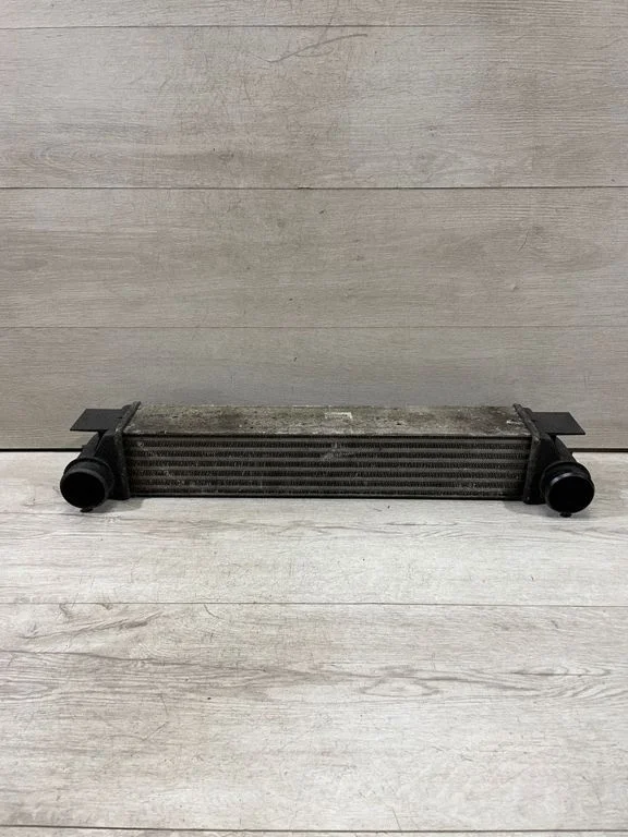Starpdzesētāja (interkūlera) radiators – BMW 5. sērija E39 (1996-2003)