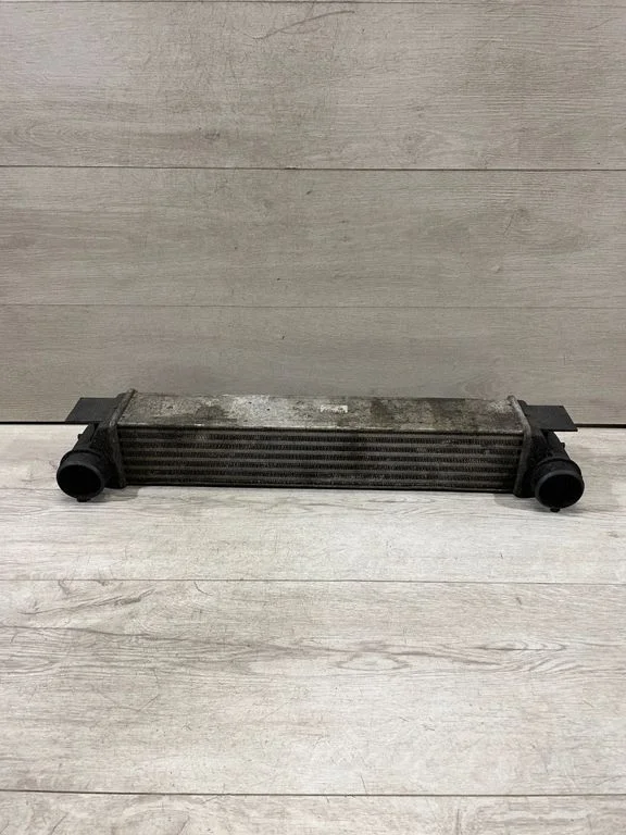 Starpdzesētāja (interkūlera) radiators – BMW 5. sērija E39 (1996-2003)