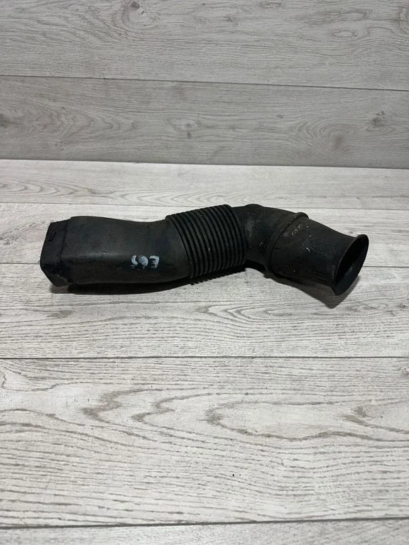 Air intake duct part – BMW 7 Series E65 E66 (2001-2008)