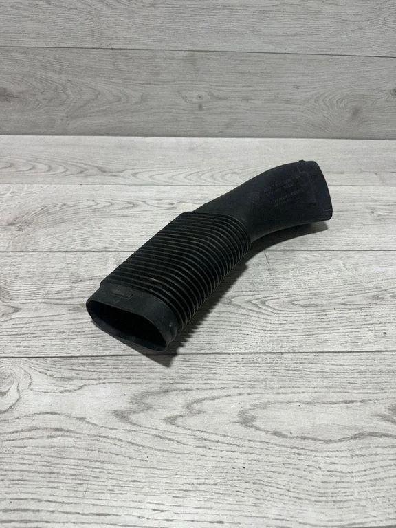 Air intake duct part 7812058 – BMW X6 E71 (2008-2014)