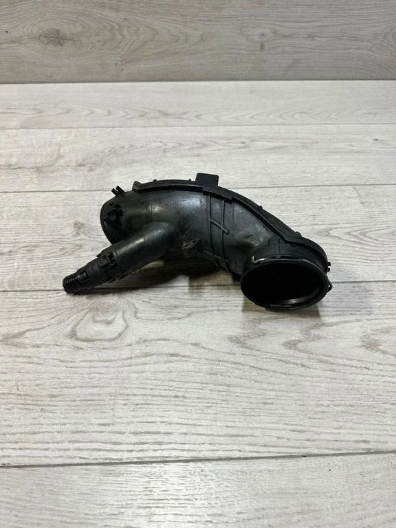 Gaisa ieplūdes kanāla detaļa (-as) 7807493 – BMW X5 E70 (2006-2013)