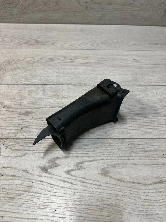 Air intake duct part – BMW 4 Series F32 F33 (2013-2020)