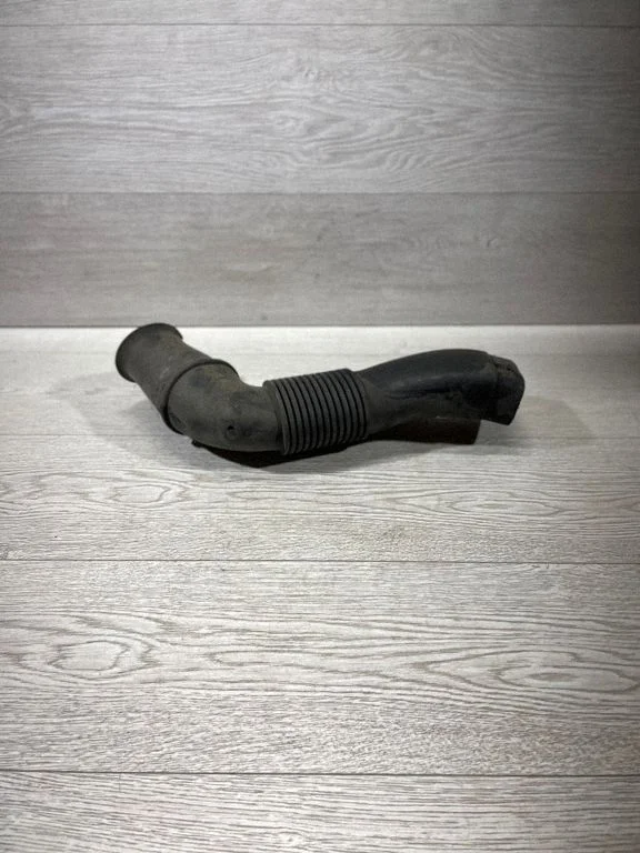 Air intake duct part 7789131