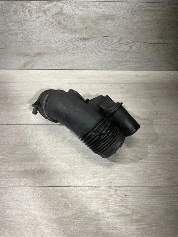 Gaisa ieplūdes kanāla detaļa (-as) – BMW 3. sērija E90 E91 (2005-2012)