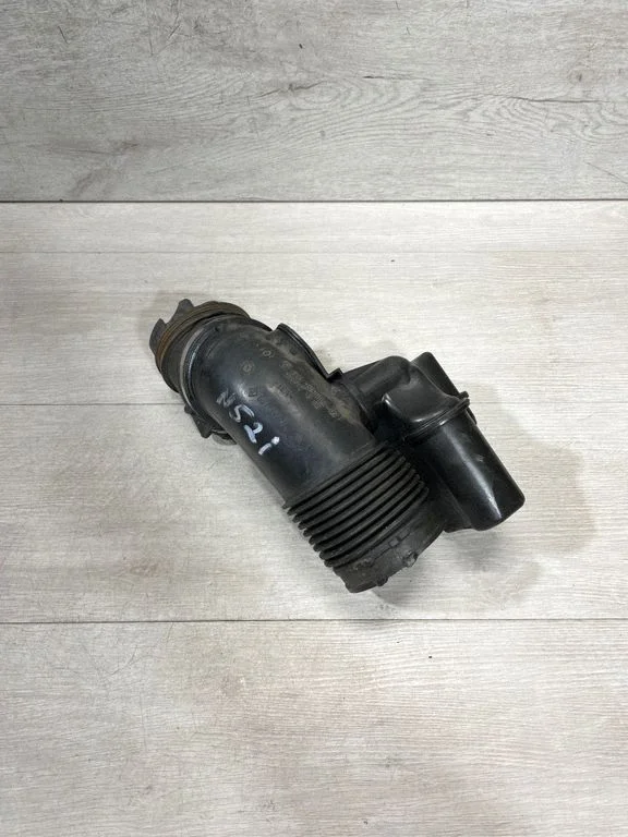 Gaisa ieplūdes kanāla detaļa (-as) – BMW 3. sērija E90 E91 (2005-2012)