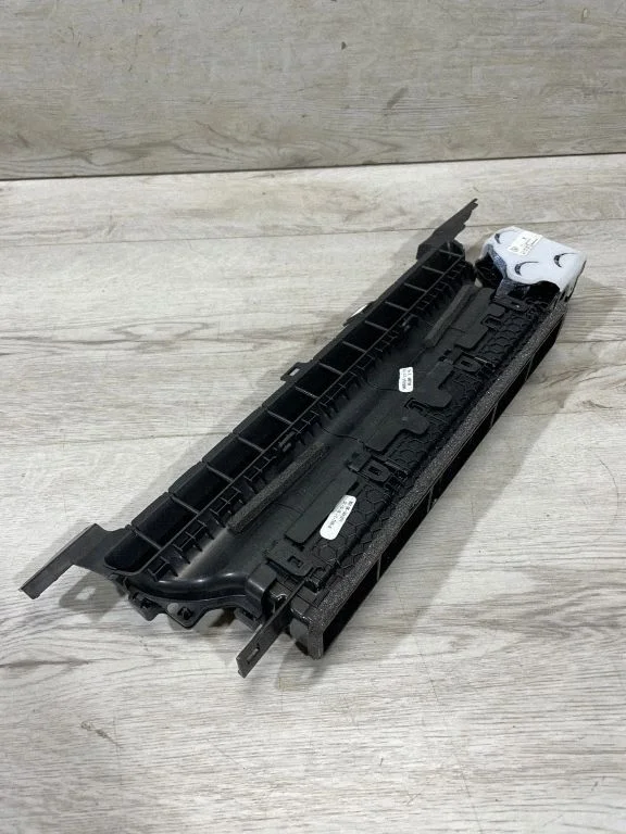 Air intake duct part 111159700B – Tesla Model 3 (2017-)