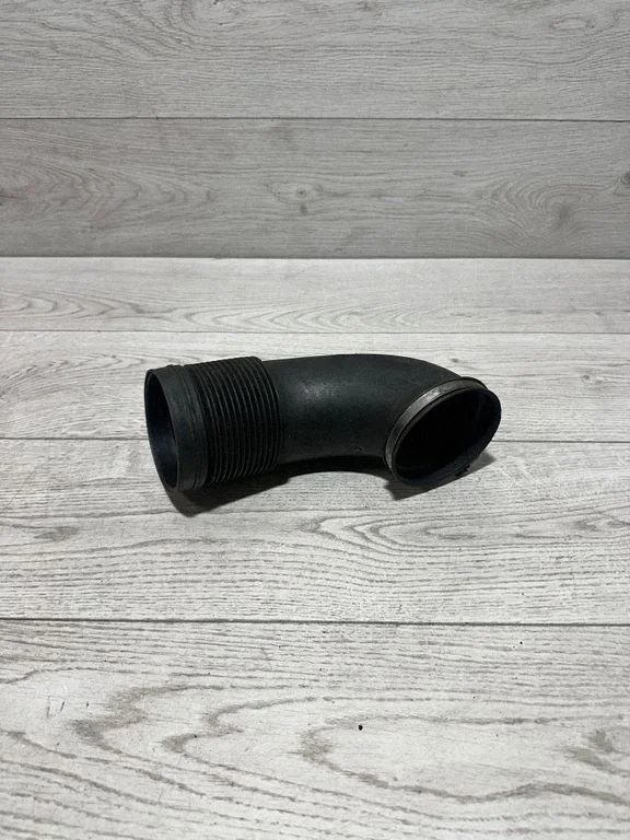 Õhu sisselaske voolik (-ud)/ toru (-d) 7501202 – BMW 7-seeria E65 E66 (2001-2008)