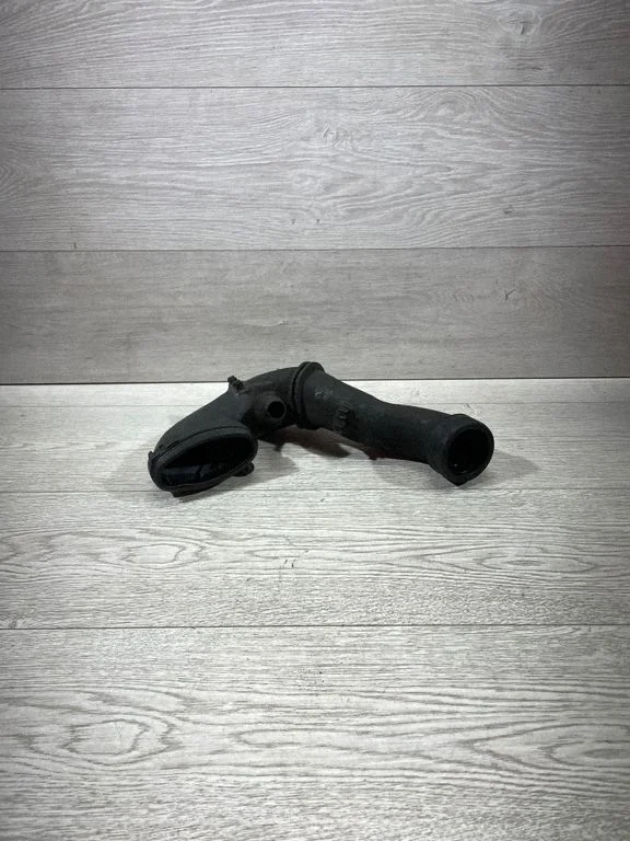 Turbo air intake inlet pipe/hose – BMW 5 Series E60 E61 (2004-2010)