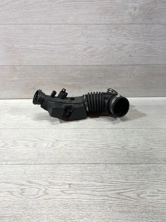 Turbo air intake inlet pipe/hose – BMW 5 Series G30 G31 G38 (2016-)