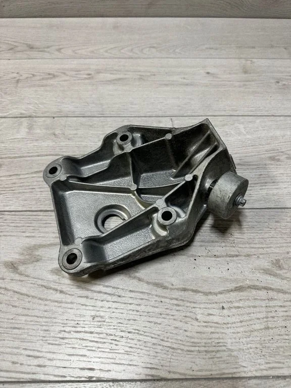 Engine mounting bracket – BMW 6 Series F12 F13 (2010-2018)
