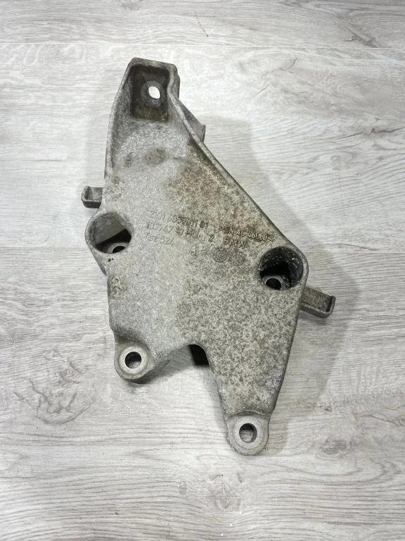 Engine mounting bracket – BMW 3 Series F30 F35 F31 (2012-2018)