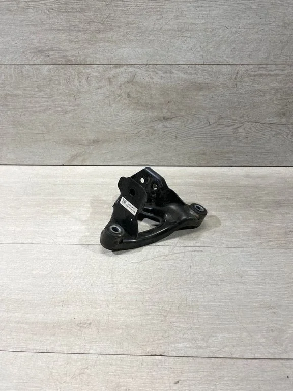 Engine mounting bracket 111023200C – Tesla Model 3 (2017-)