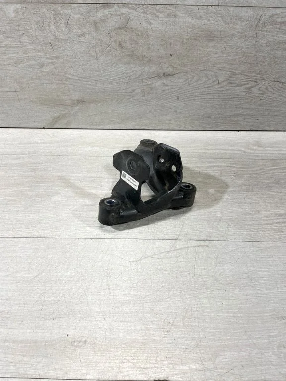Engine mounting bracket 111023300C – Tesla Model 3 (2017-)