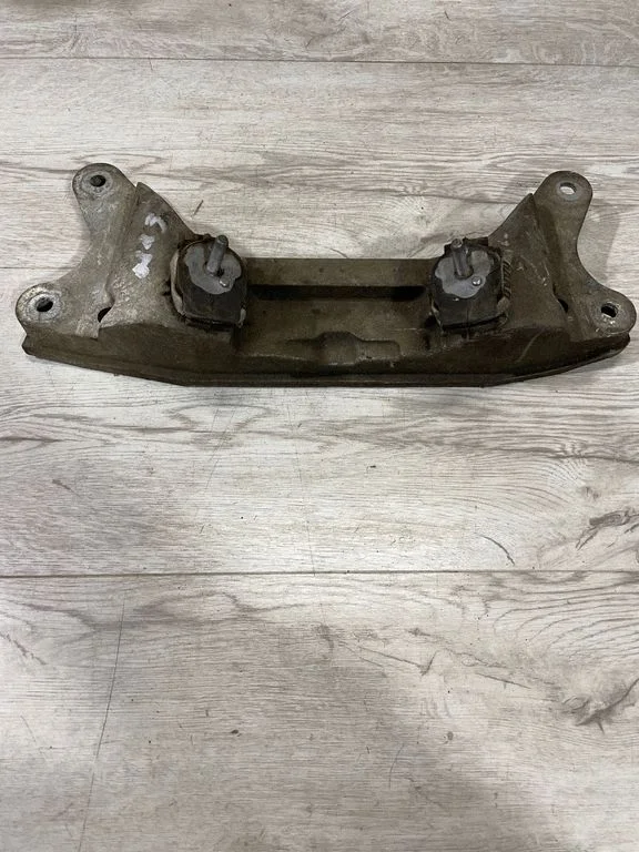 Gearbox mounting bracket – BMW 1 Series F20 F21 (2011-2019)