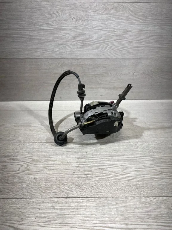 Gear selector mechanism 0361123