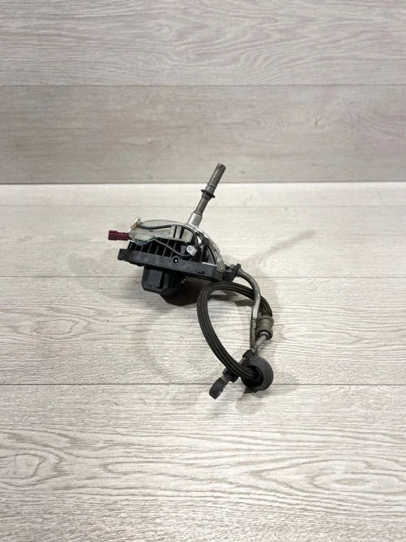 Gear selector mechanism 3414638