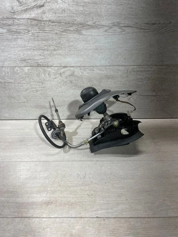 Pavarų perjungimo mechanizmas (kulisa)