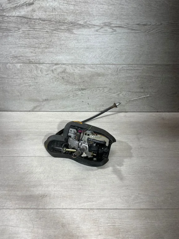 Gear selector mechanism 7515261