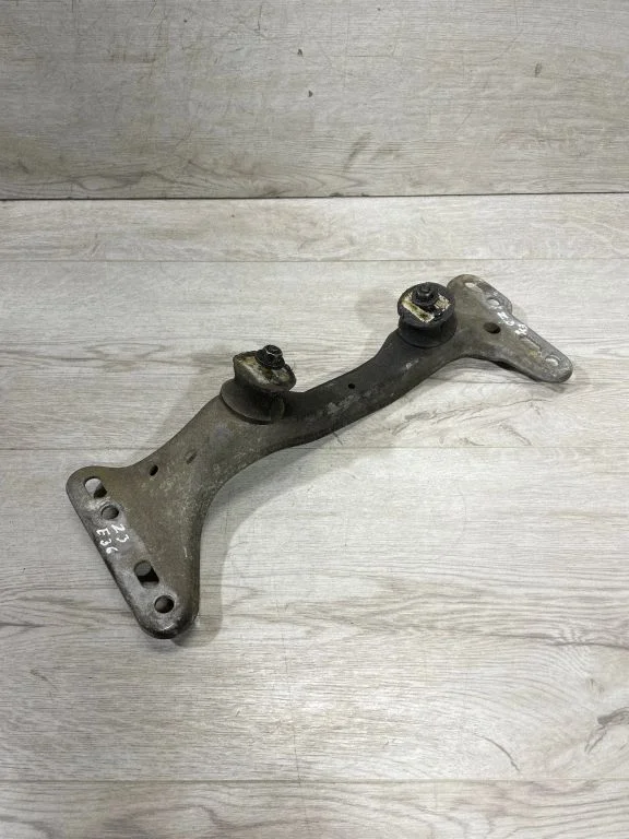 Gearbox mounting bracket 1136498 – BMW Z3 E36 (1994-2002)