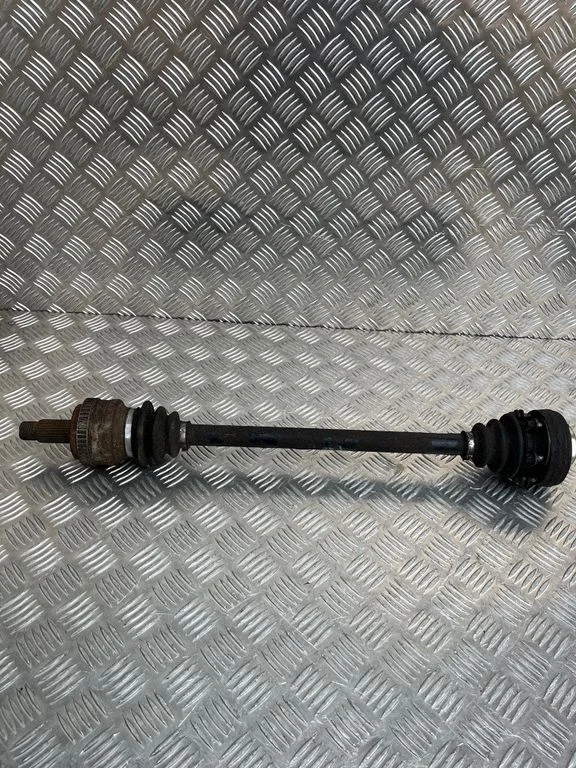 Tagumine pooltelg – BMW 3-seeria E90 E91 (2005-2012)