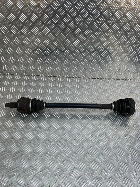 Tagumine pooltelg – BMW 3-seeria E90 E91 (2005-2012)